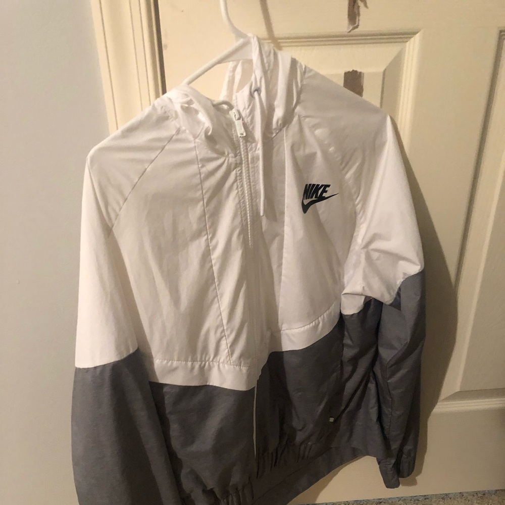 Women’s Nike windbreaker